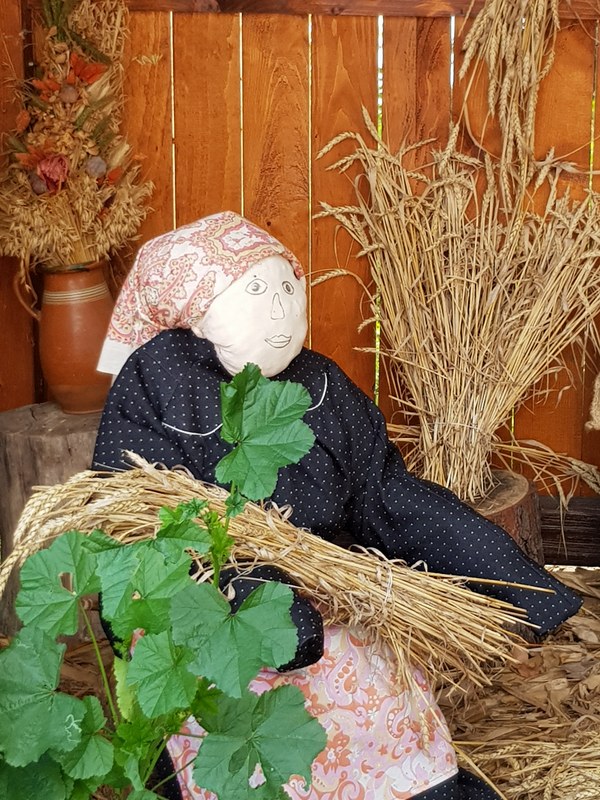 Puppets And Scarecrows By The Danube - 05-2017-09-29 12.39.41